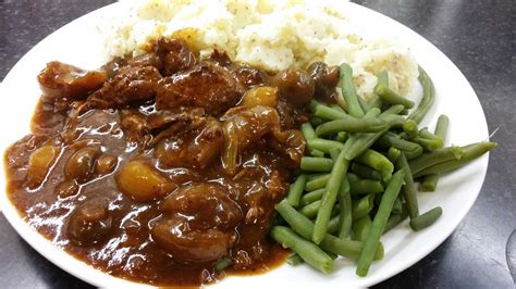 Rich Beef Stew In Red Wine Petes Recipes