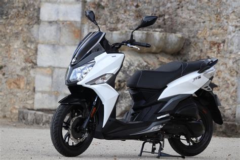2020 sym jet 14 125i motorcycle seen from outside and inside. Essai Sym Jet 14 125 : dans les pas du PCX