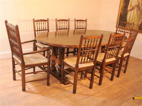 The oak kitchen chairs on alibaba.com are perfectly suited to blend in with any type of interior decorations and they add more touches of glamor to your existing decor. Oak Kitchen Refectory Table Dining Set Spindleback Chairs