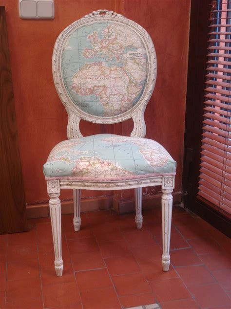 Es la perfecta combinación entre modernidad y frescura gracias a su diseño. Silla #tapizada con tela de mapas | Sillas, Sillas pintadas y Decoracion de muebles