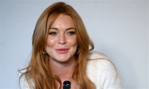 5 Things Lindsay Lohan Should Resurrect From Her Old Acting Career For