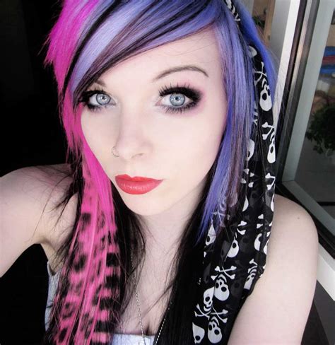 Emo Girl Ira Vampira Scene Queen Colorful Hair Purple Blue Pink