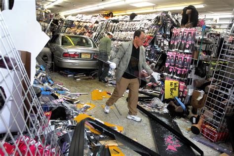 Car crashes into West Side beauty supply store, woman ...
