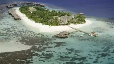 So i am going to list out those. What are the best places to stay in the Maldives? - Quora