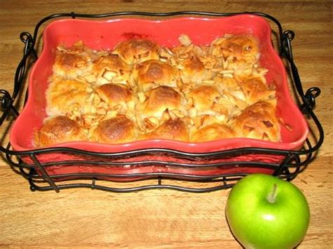 The pioneer woman makes magic bars three different ways the pioneer woman magic bars cookie bars sugar free recipes from i.pinimg.com recipes taken from the pioneer woman's blog, books, and the food network. Apple Dumplings (Pioneer Woman) Recipe | SparkRecipes