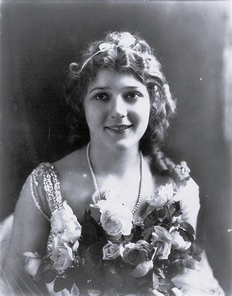 Mary Pickford Classic Film Star Movie Mogul And Americas Sweetheart