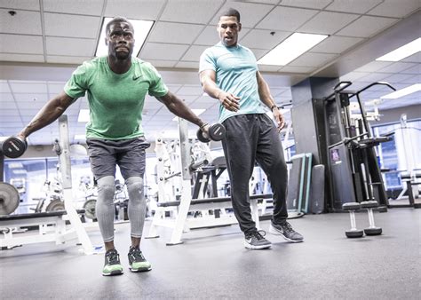 kevin hart workout routine diet regimen body stats born  workout