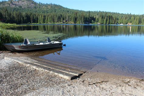 Less expensive and choppy than coeur d' alene boat rentals. FunToSail: Sacheen Lake, Pend Oreille County, Washington