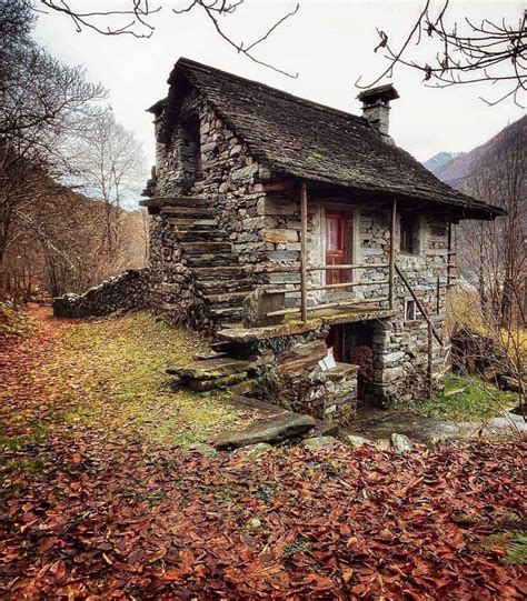 Pin By Andrew Rolfe On Barnwood Builders Stone Cabin Old Farm Houses Rustic House