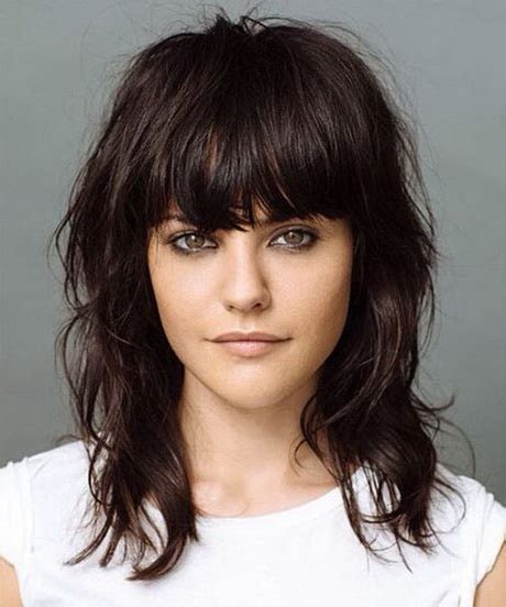 If your hair is not naturally fluffy, fewer layers make it heavier. Shoulder length layered haircuts 2015