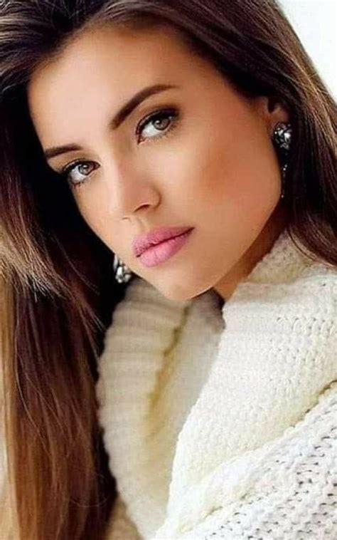 Pin By Luci On Eyes In Stunning Brunette Most Beautiful Faces Beauty Girl