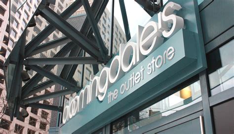 Bloomingdales Outlet Store Opens In Center City Today
