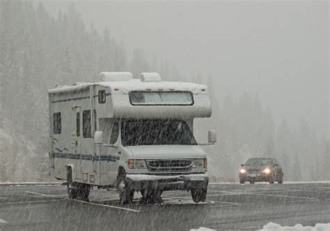 how to actually live comfortably while winter camping 13 tips camper smarts