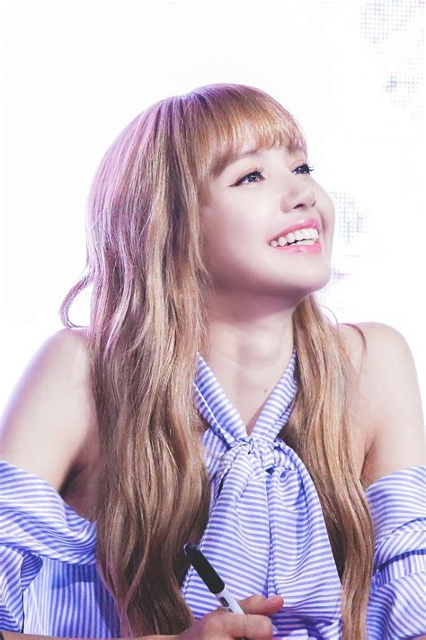 Lisa and rose still just focus on dance practice mostly. 5 Times BLACKPINK's Lisa And Her Manager Were Friendship ...