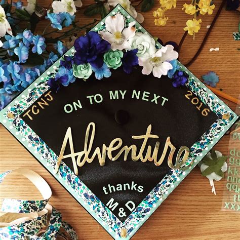 10 Awesome Ideas For Decorating Graduation Caps 2023