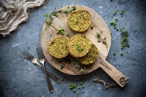 I fagioli di soia sono teneri e delicati, buonissimi anche nelle. Burger di piselli e ceci: un pasto appetitoso, amico della ...