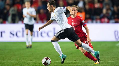 Deutschland besiegt tschechien im test: Mesut Özil ist "Spieler des Tschechien-Spiels" :: DFB ...