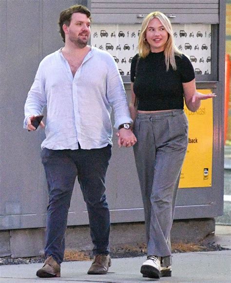 Taylor Swifts Brother Austin Walks Hand In Hand With Model Sydney Ness In New York City New