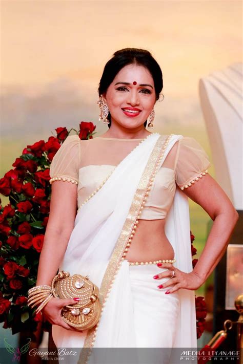Nilmini Thennakoon Sri Lankan Actress Bride Clothes Diy Clothes Clothes For Women Saree