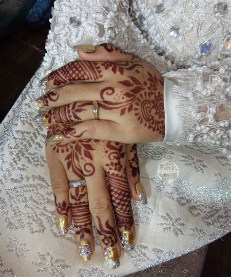 Motif henna digandrungi terlebih untuk seseorang yang hendak melakukan sebuah acara seperti pertunangan atau pernikahan. √ 60+ Gambar Motif Henna Pengantin: Tangan dan Kaki yang Cantik