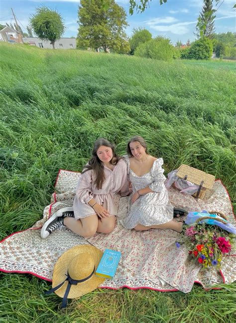 Picnic Blanket Outdoor Blanket Lesbian Girlfriends Photos Pictures Lesbians Picnic Quilt