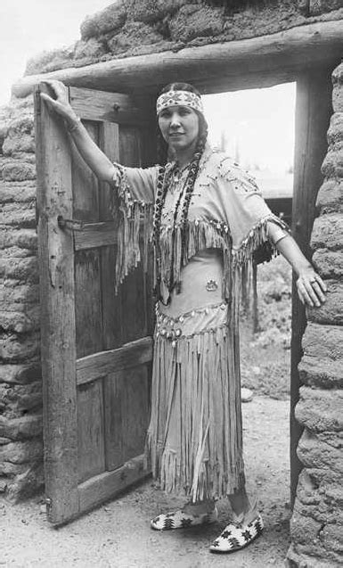 Cherokee Woman Native American Indians Native American History Native American Cherokee