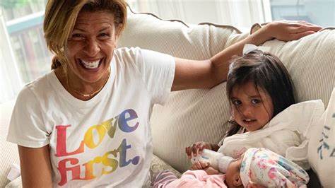 Hoda Kotb Jumps For Joy As Daughter Hope Catherine Crawls Nbc New York