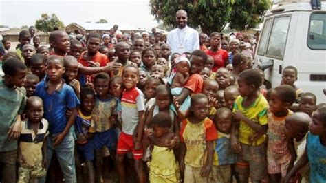 Crianças Angolanas Ainda Em Situação Deplorável