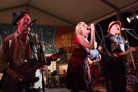 Mekons Give Live Album Cliche A Twist With Existentialism Chicago