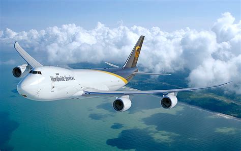 Boeing 747 8 specs, shown below will illustrate how the boeing 747 8 freighter and 747 8 intercontinental are the largest iterations of the classic boeing 747 model which has ruled the skies for four decades. UPS encargó a Boeing catorce aviones cargueros 747-8Fy ...