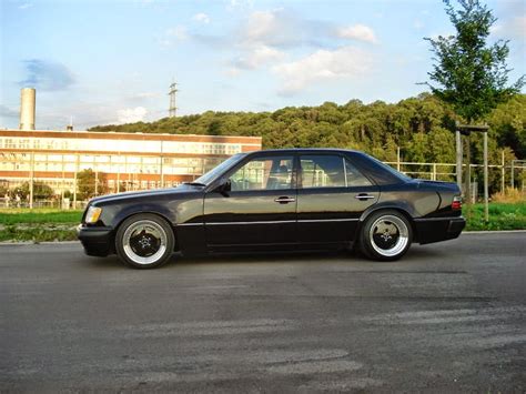 Wheels made of the cast material, on the other hand, are flexible. Mercedes-Benz W124 E500 Black on Black | BENZTUNING