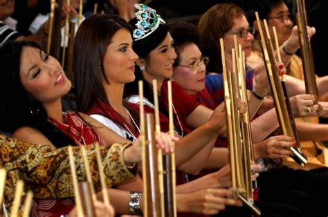 Saung Angklung Udjo, Bandung | Visit Indonesia