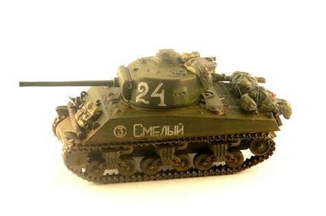 172 M4 Sherman In Russian Service Tank Military Scale Model Stowage K