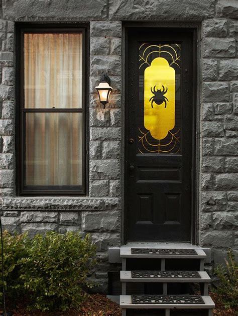 58 Cool Halloween Front Door Decor Ideas Digsdigs