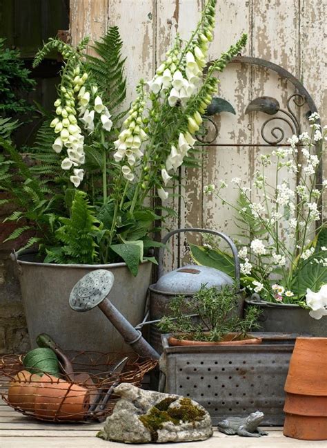 51 Stunning Shabby Chic Vintage Garden Decor Designs And Ideas