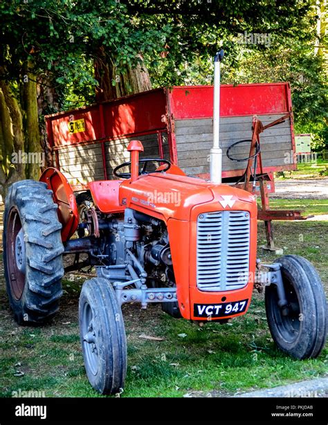 Old Massey Ferguson Tractor Hi Res Stock Photography And Images Alamy