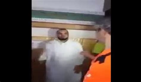 المغرب القبض على إمام في وضع مخل مع فتاة داخل مسجد فيديو