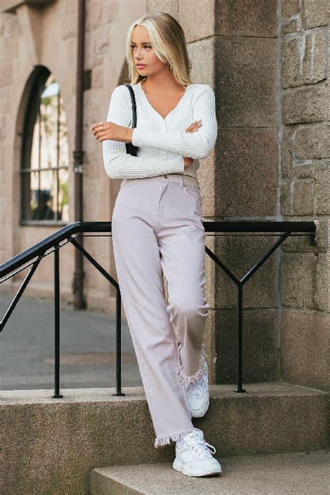 Emma is a social media influencer from norway, who just so happens to be a transgender woman. Emma Ellingsen X Na-kd Highwaisted Straight Denim - Purple ...