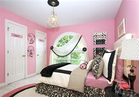 A Bedroom Makeover For A Teen Girls Room Devine Decorating Results