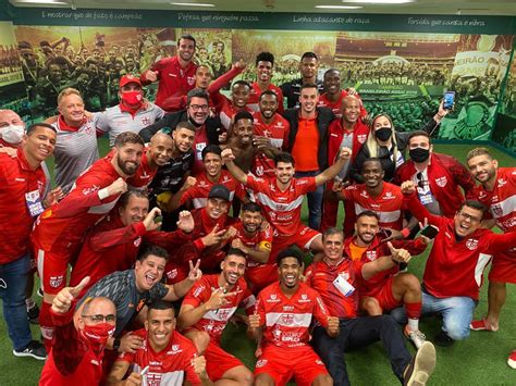 Mesmo sem jogar um grande futebol e apelando para os. Palmeiras X Crb - Palmeiras é eliminado da Copa do Brasil ...