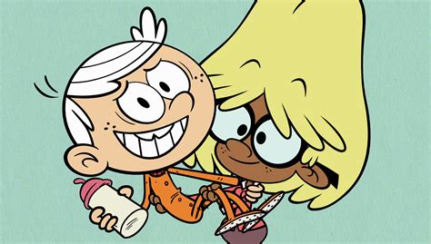 Image S2e07b Clyde As Mom Holding Lincolnpng The Loud House