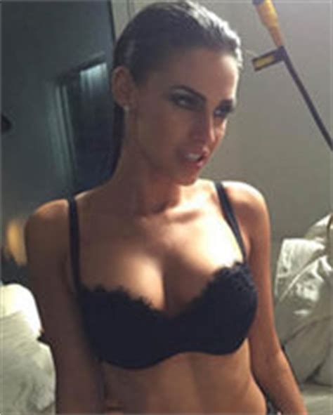 Actress Jessica Lowndes Posed In Lace Lingerie For A Kinky Snap Daily Star