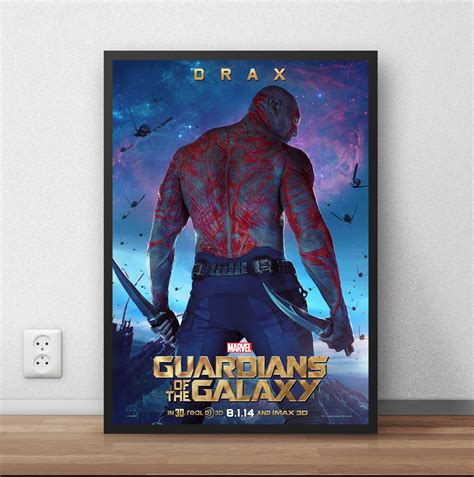 Peter quill (chris pratt), gamora (zoe saldana), rocket racoon (voz de bradley cooper), baby groot (voz de vin diesel) e drax (dave bautista) provaram que, apesar das desavenças, formam uma equipe e tanto. Quadro Guardiões da Galaxia Drax 29,7x42cm P403 no Elo7 ...