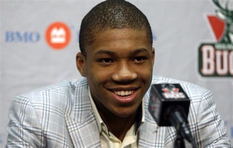 + body measurements & other facts. Giannis Antetokounmpo Height, Weight, Age, Girlfriends ...