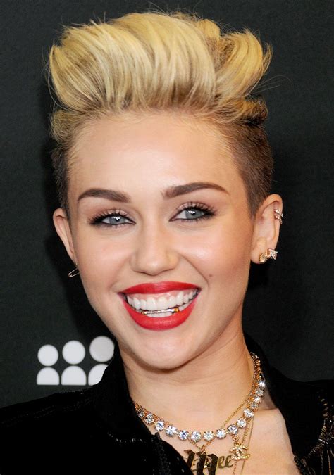 Female Celebrities With Missing Teeth