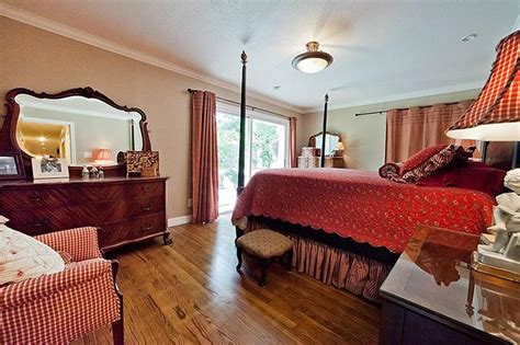 28 Master Bedrooms With Hardwood Floors Page 3 Of 6