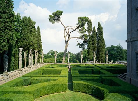 Classic Italian Gardens