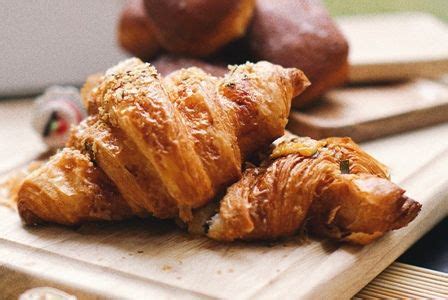 Check spelling or type a new query. Intip Fakta Menarik dari Croissant yang Awalnya Dibuat ...