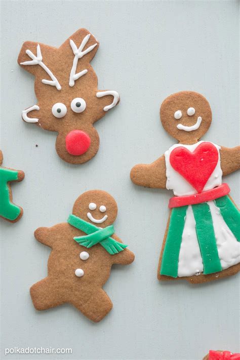 For this technique, outline and flood the cookie with whatever color icing you prefer. Gingerbread Cookie Decorating Ideas - The Polka Dot Chair
