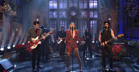 Miley Cyrus Teamed Up With John Lennons Son On Snl For Happy Xmas